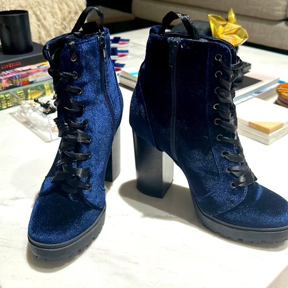 Steve Madden Blue Velvet Boots- ribbon laces, size